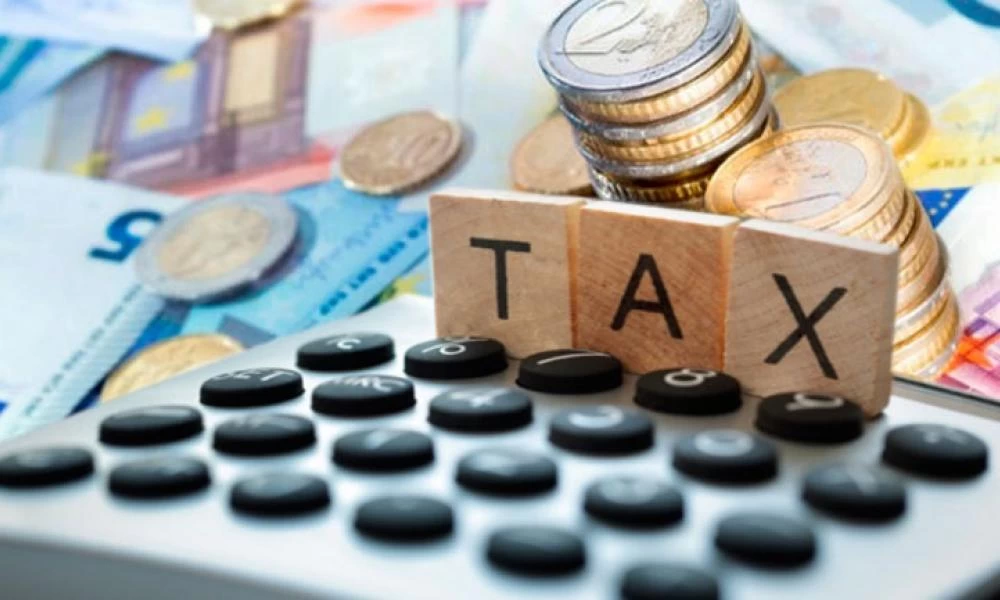 Φόρο εισοδήματος και ΦΠΑ επιστρέφει η ΑΑΔΕ– Ποιοι θα λάβουν τις επιστροφές